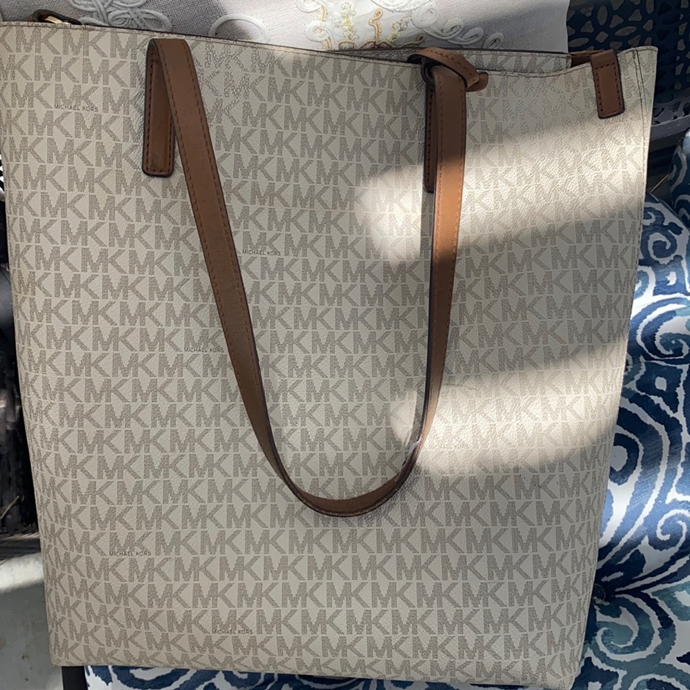 Michale Kors purse